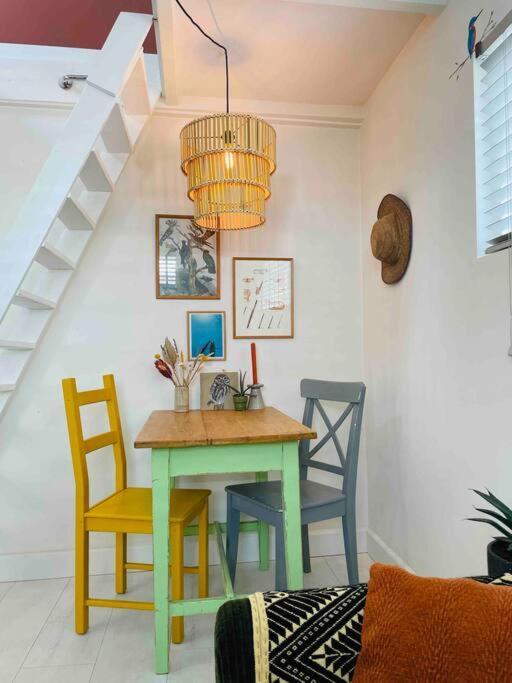 The Birdhouse, Tiny Home Close To The Beach Нордвейк-ан-Зее Экстерьер фото