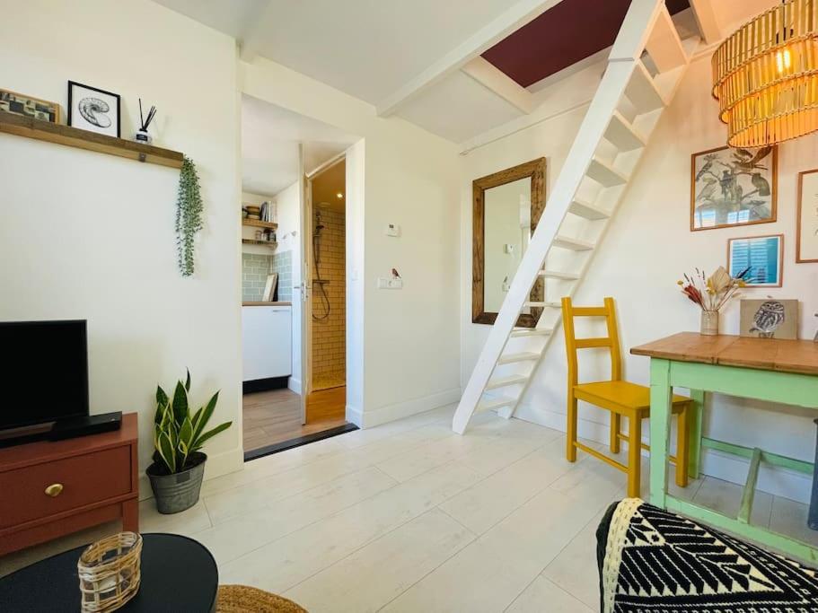 The Birdhouse, Tiny Home Close To The Beach Нордвейк-ан-Зее Экстерьер фото